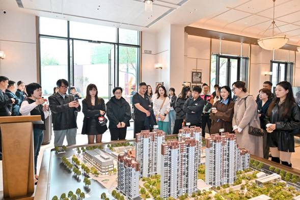 9cf6d9fa6d0caefe83a39aa6544f205d76ea9a6a.jpg image001.jpg